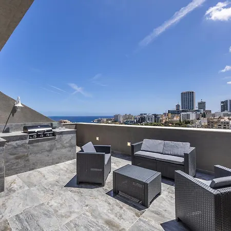 1 Bedroom Penthouse Retreat For Couples & Families With Large Rooftop Terrace And Pool Apartament Pembroke