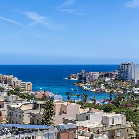 1 Bedroom Penthouse Retreat For Couples & Families With Large Rooftop Terrace And Pool דירה *