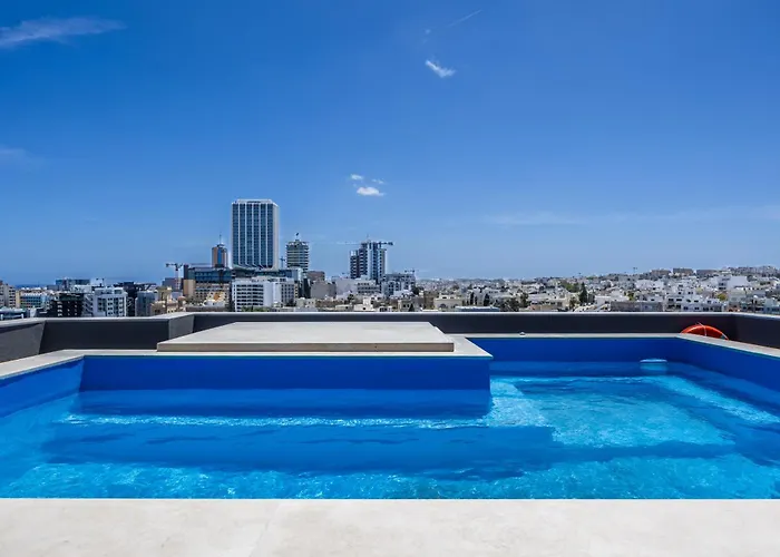 Appartamento 1 Bedroom Penthouse Retreat For Couples & Families With Large Rooftop Terrace And Pool Pembroke